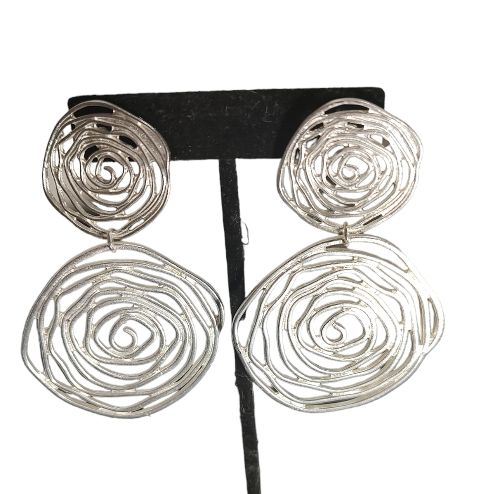 Karine Sultan rose earrings